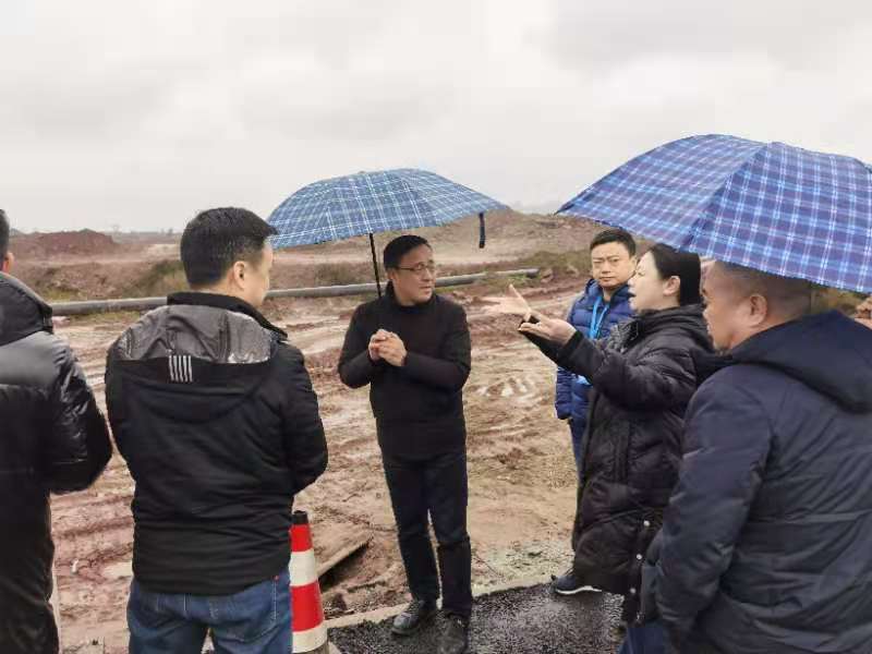 集團公司黨委書記、董事長周燕賓率隊調(diào)研臨港供水保障工作